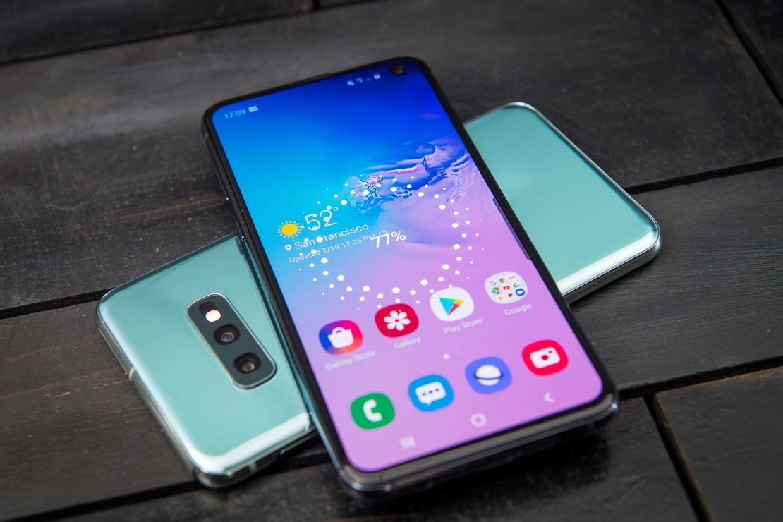 The Galaxy S10 charging another device