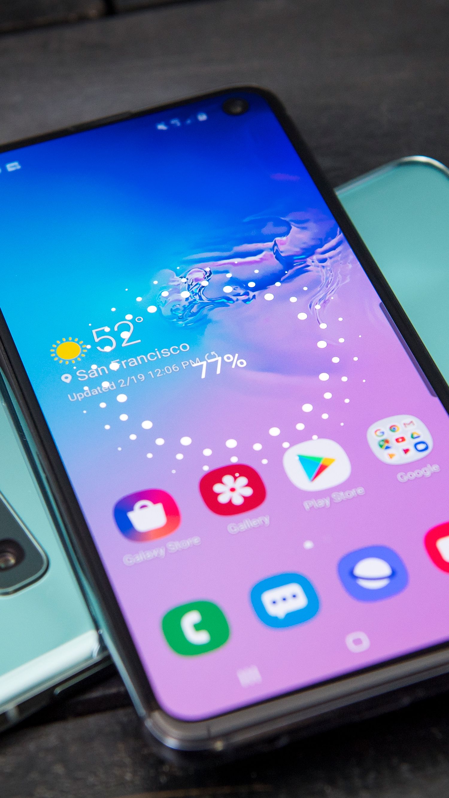 Điện thoại Samsung Galaxy S10 là một trong những sản phẩm hàng đầu của Samsung với thiết kế đẹp mắt, tính năng đa dạng và hiệu suất mạnh mẽ. Hãy xem hình ảnh của Samsung Galaxy S10 để khám phá thêm về những tính năng tuyệt vời của chiếc điện thoại này.