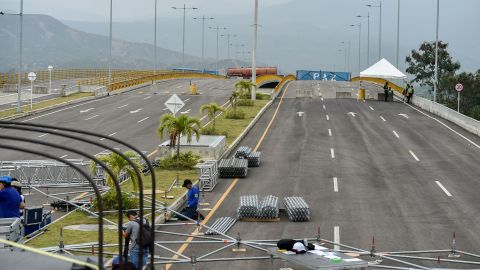 The Venezuelan government has used containers to barricade the Tienditas Bridge and prevent aid from entering.