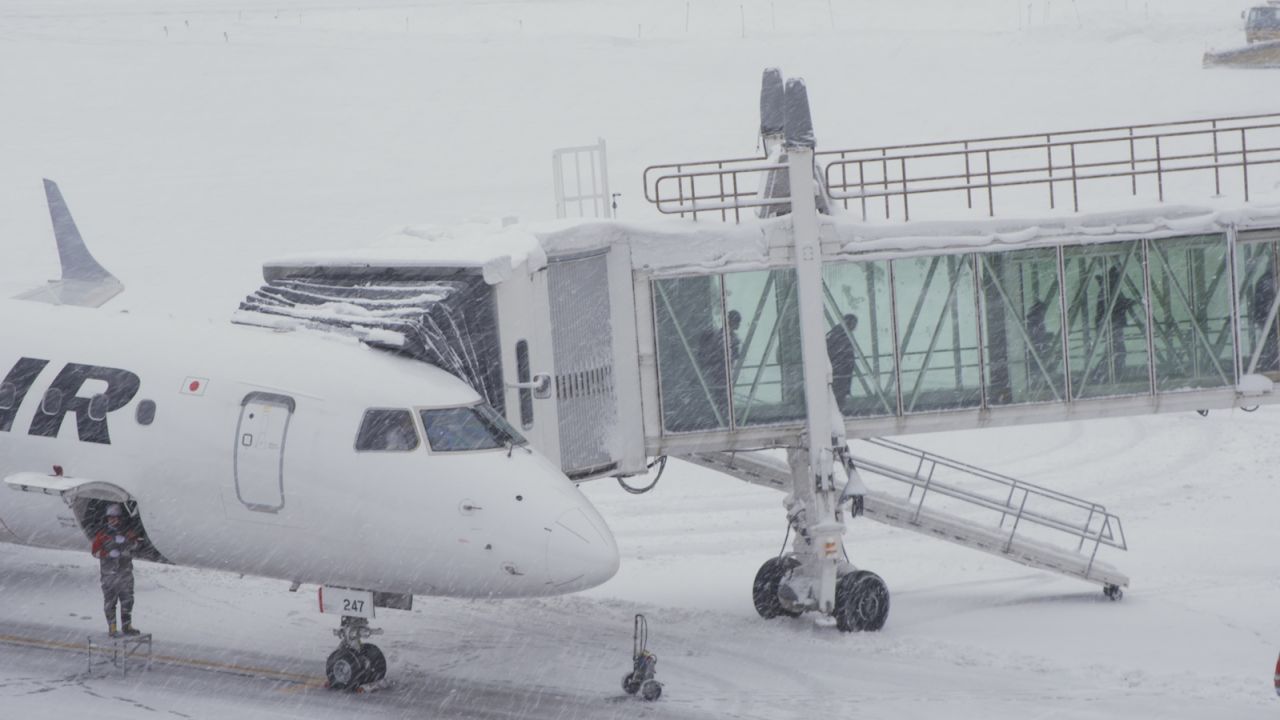 In spite of the snow, Aomori's airport handles about 20 flights a day.