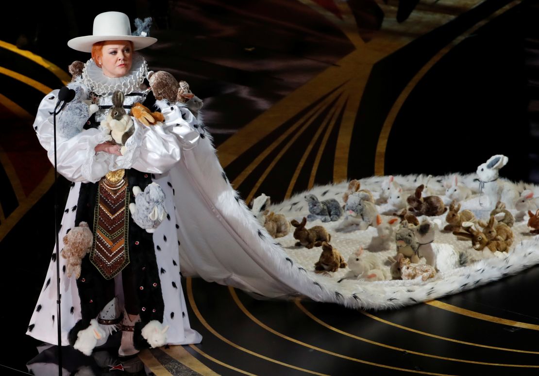 91st Academy Awards - Oscars Show - Hollywood, Los Angeles, California, U.S., February 24, 2019.  Melissa McCarthy presents the Best Costume Design award. REUTERS/Mike Blake     TPX IMAGES OF THE DAY