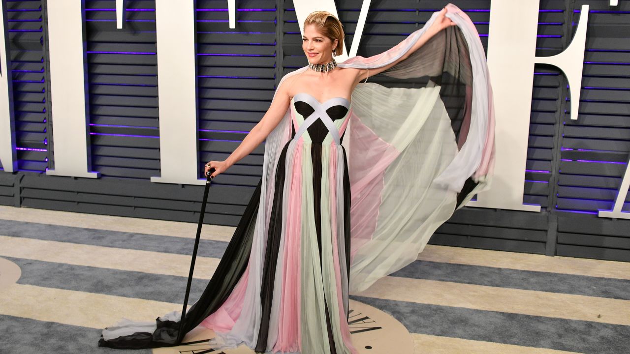 BEVERLY HILLS, CA - FEBRUARY 24:  Selma Blair attends the 2019 Vanity Fair Oscar Party hosted by Radhika Jones at Wallis Annenberg Center for the Performing Arts on February 24, 2019 in Beverly Hills, California.  (Photo by Dia Dipasupil/Getty Images)