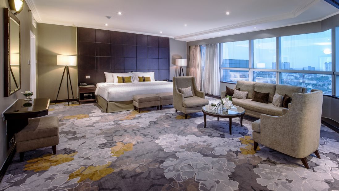 <strong>Presidential Suite: </strong>It's likely Kim's staying in the 185-square-meter Presidential Suite. Offering a dramatic view of the city's Hoan Kiem Lake and Red River, it's on the 22nd floor. 