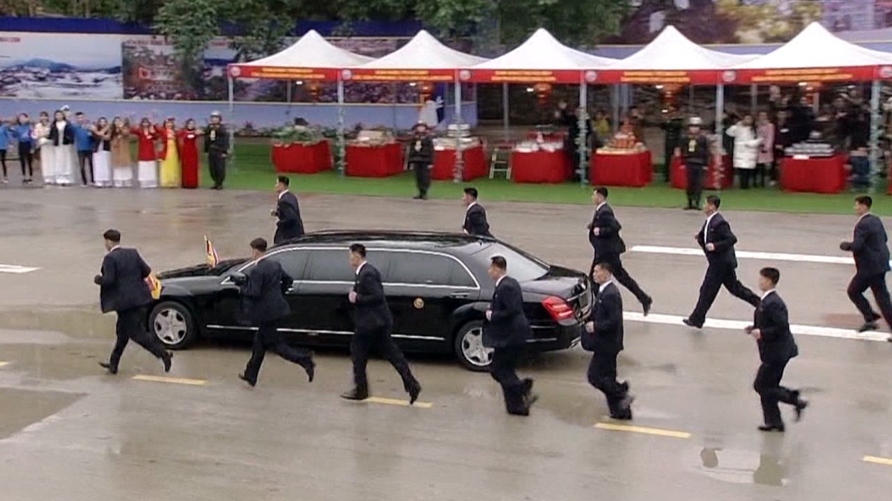 kim jong un running bodyguards moos pkg ebof vpx_00000822