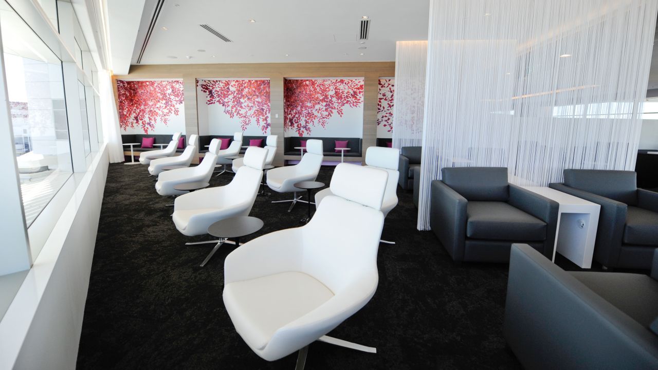 <strong>Seating capacity: </strong>Most airline lounges have different kinds of seats and try to get as many people comfortably in there as possible. "Space is a premium, because most airlines they want to maximize seating capacity," says Loyola.<em> Pictured here: Air New Zealand Lounge, Sydney International Airport, Australia</em>