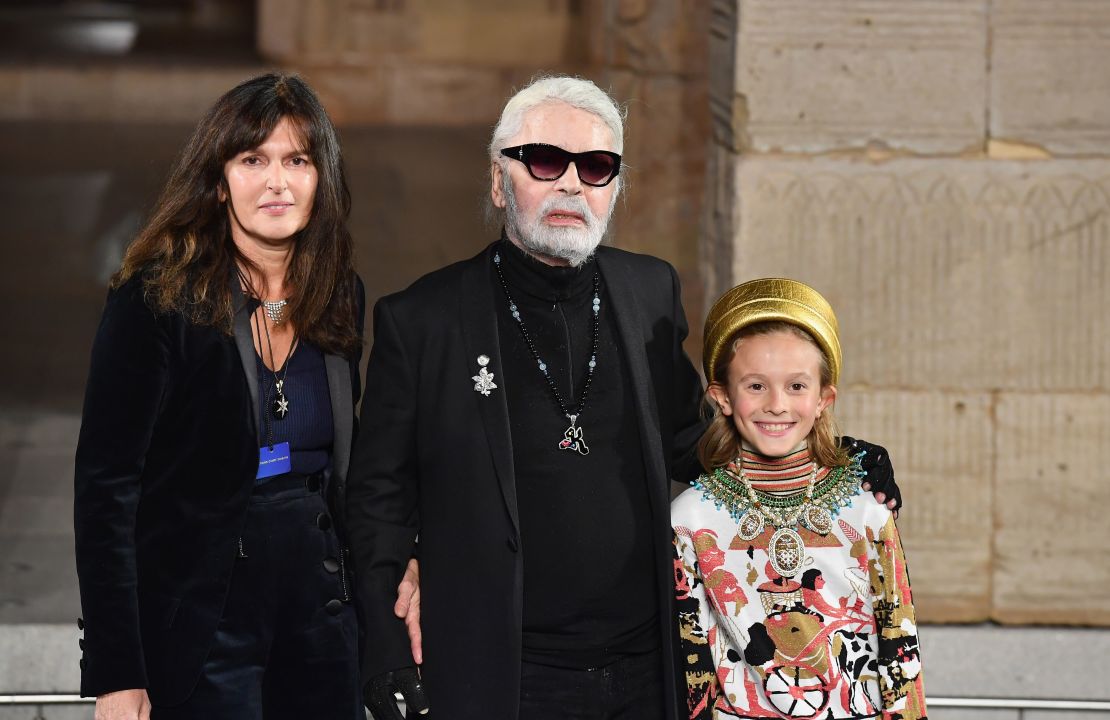 Virginie Viard with Karl Lagerfeld and his godson Hudson Kroenig during the Chanel Metiers D'Art 2018 show. 