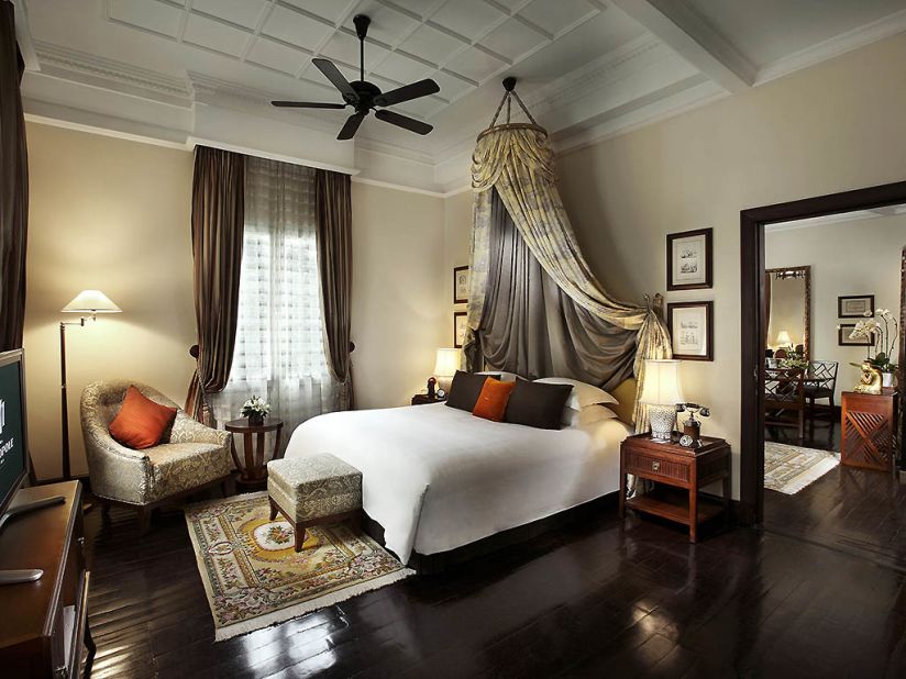 <strong>Graham Greene Suite: </strong>Located on the second floor of the Metropole wing, the Graham Greene Suite is decorated in a classical French style with a blend of Indochinese ambiance and decor.