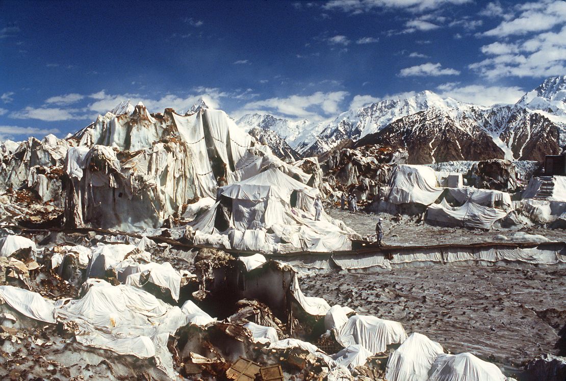 A Indian army camp in 1991 at the Siachen Glacier.