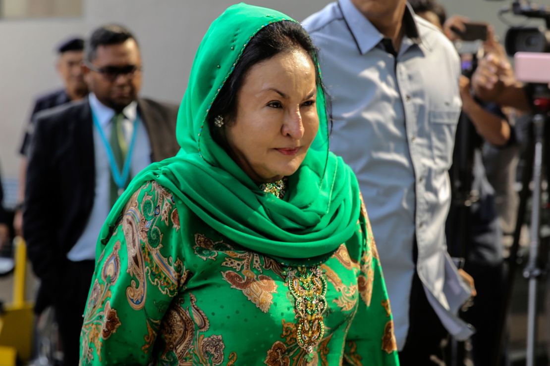 Rosmah Mansor, the wife of former Malaysian prime minister Najib Razak, arrives at the Malaysian Anti-Corruption Commission in Putrajaya on September 26, 2018. 
