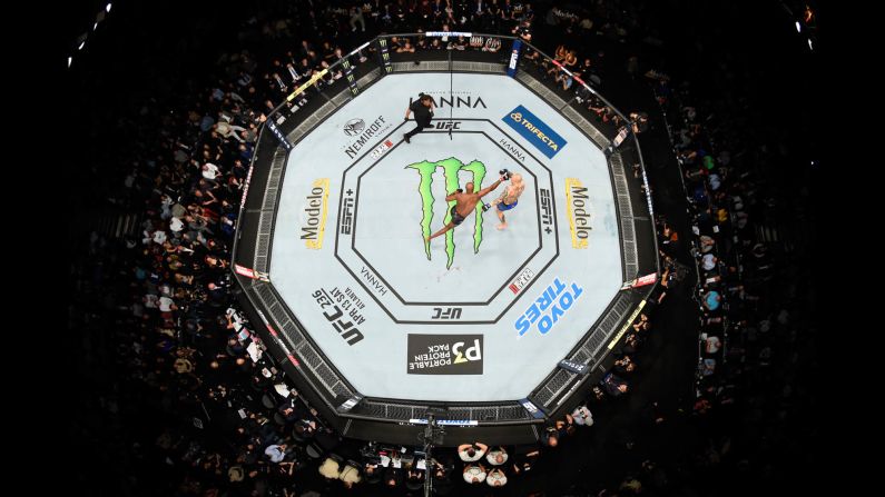 Jon Jones punches Anthony Smith during their <a href="index.php?page=&url=https%3A%2F%2Fbleacherreport.com%2Farticles%2F2823266-jon-jones-climb-back-to-the-top-of-ufc-on-track-after-dominant-win-at-ufc-235" target="_blank" target="_blank">UFC light heavyweight championship fight at UFC 235</a> on March 2 in Las Vegas. Jones won the fight in five rounds by unanimous decision.