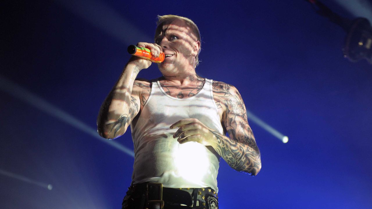 Flint performing in Melbourne in 2009.