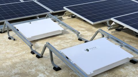 Yotta Solar's energy-storing devices can be kept under photovoltaic solar panels and self-regulate the temperature of the batteries inside. 
