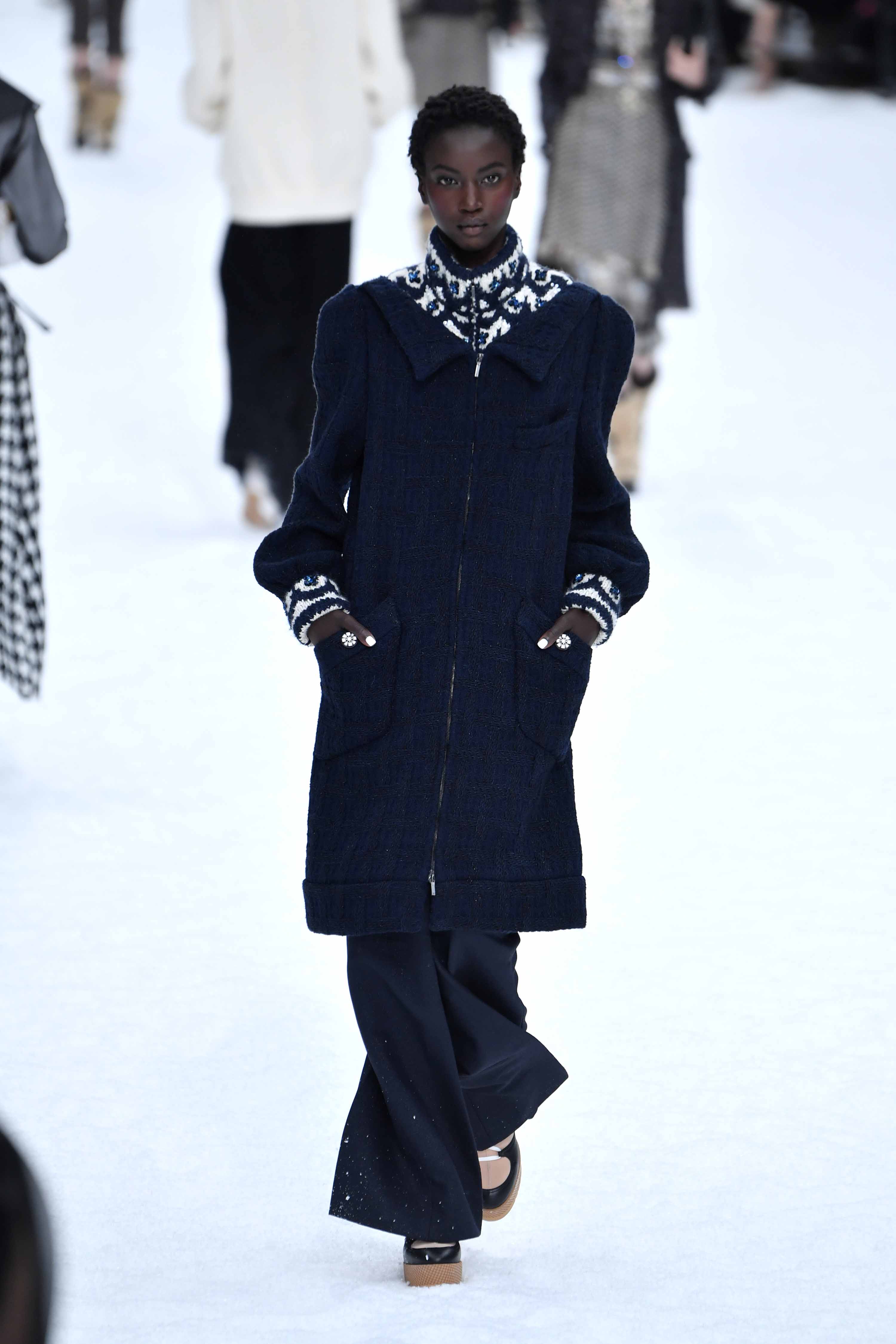 Paris Fashion Week: A moment of silence for Karl Lagerfeld at Chanel's  first show