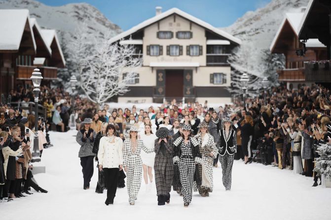 French fashion house Chanel paid tribute to Karl Lagerfeld, its late creative director, at Paris Fashion Week on Tuesday morning.