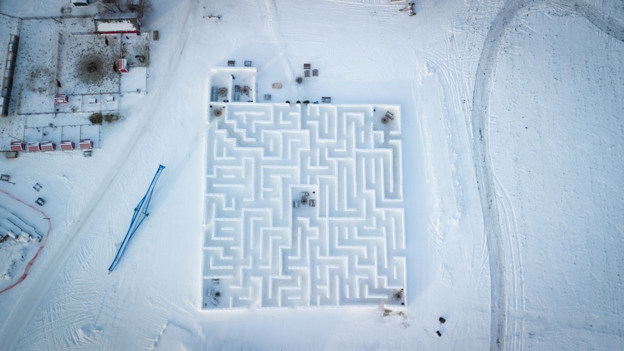 05 snow maze