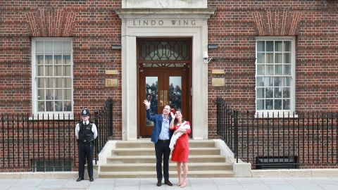 The Duke and Duchess of Cambridge leave the Lindo Wing with their son Prince Louis.