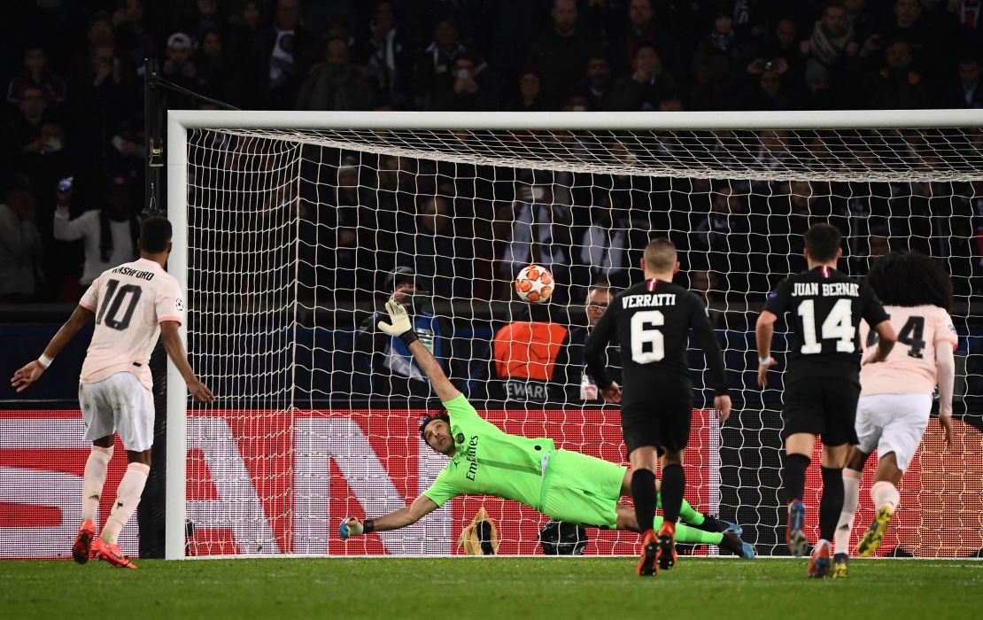 Manchester United's Marcus Rashford fires home his side's winning goal.