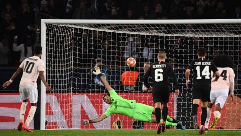 Manchester United's Marcus Rashford fires home his side's winning goal.