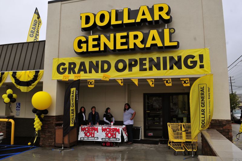 Dollar General S Newest Shoppers People Making 100 000 A Year CNN   190307110400 Dollar General Store Opens 