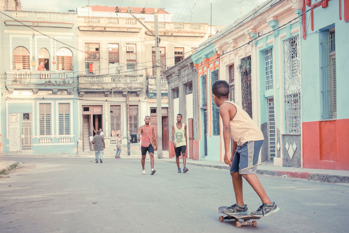 Havard's photos depicts Cuba's capital in dream-like pastel shades.