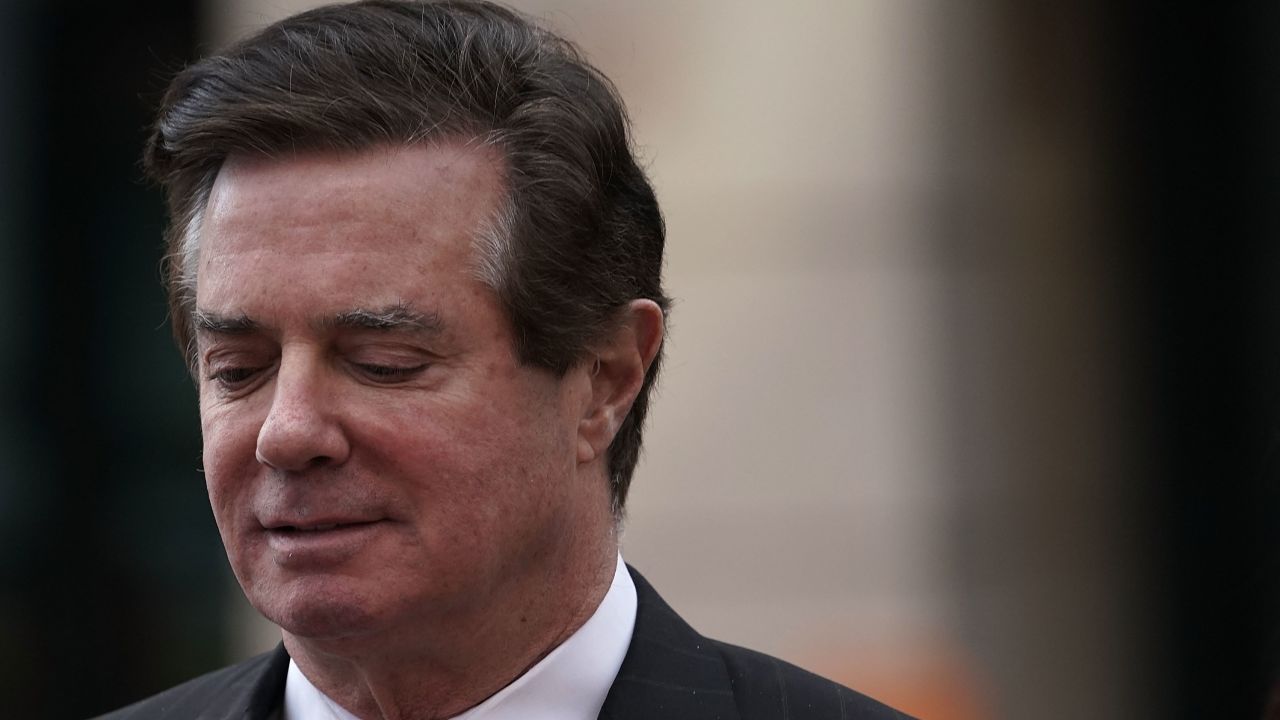 ALEXANDRIA, VA - MARCH 08:  Former Trump campaign manager Paul Manafort leaves the Albert V. Bryan U.S. Courthouse after an arraignment hearing March 8, 2018 in Alexandria, Virginia. Manafort pleaded not guilty to new tax and fraud charges, brought by special counsel Robert Mueller?s Russian interference investigation team, at the Alexandria federal court in Virginia, where he resides. A trial date has been set for July 10, 2018.  (Photo by Alex Wong/Getty Images)