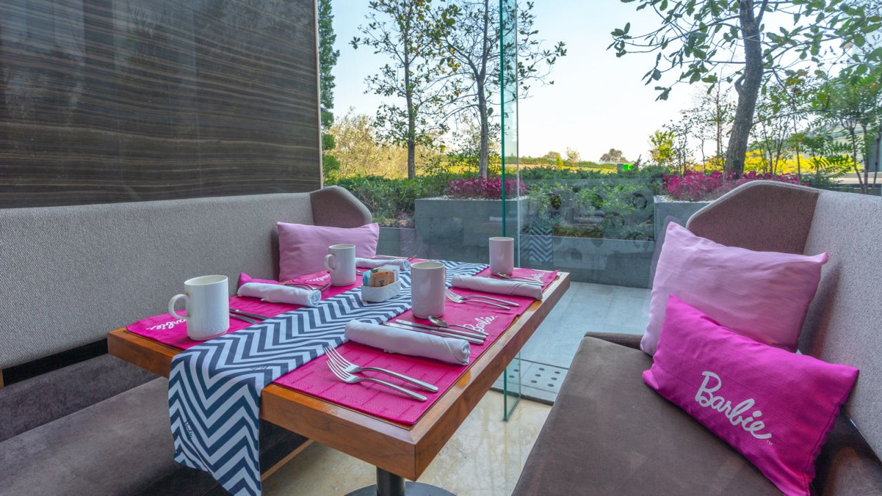 The hotel's restaurant Madera has created an exclusive pink menu.