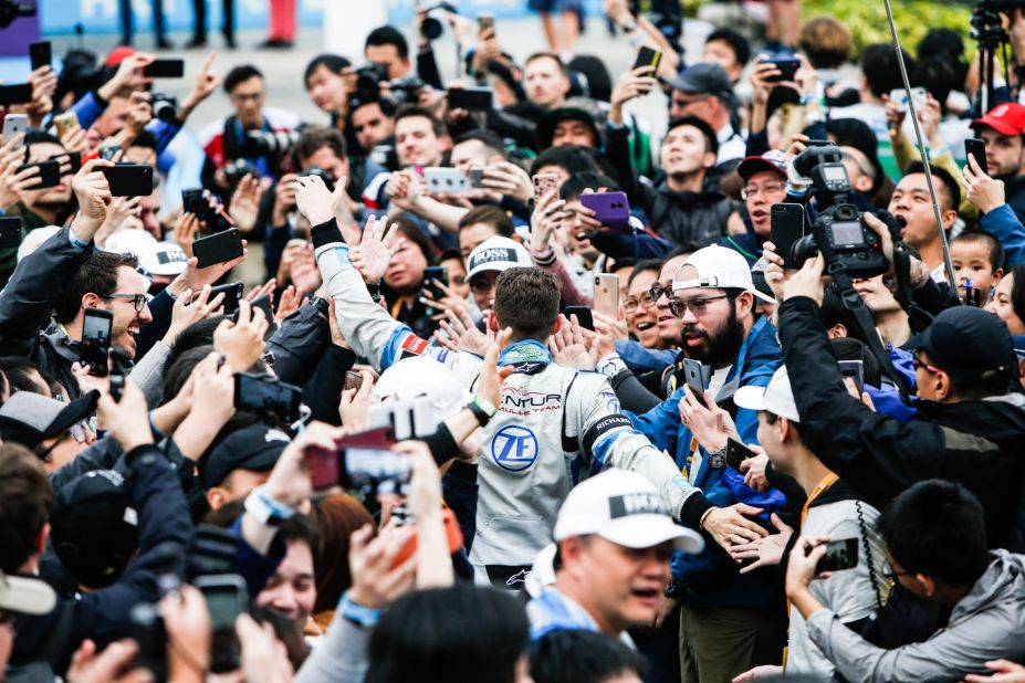 Edoardo Mortara backed up his third place in Mexico by claiming top spot in Hong Kong, Venturi's first ever victory in Formula E. Sam Bird had initially crossed the line in first place but after a four-hour investigation, was demoted for smashing into the back of race leader Andre Lotterer.