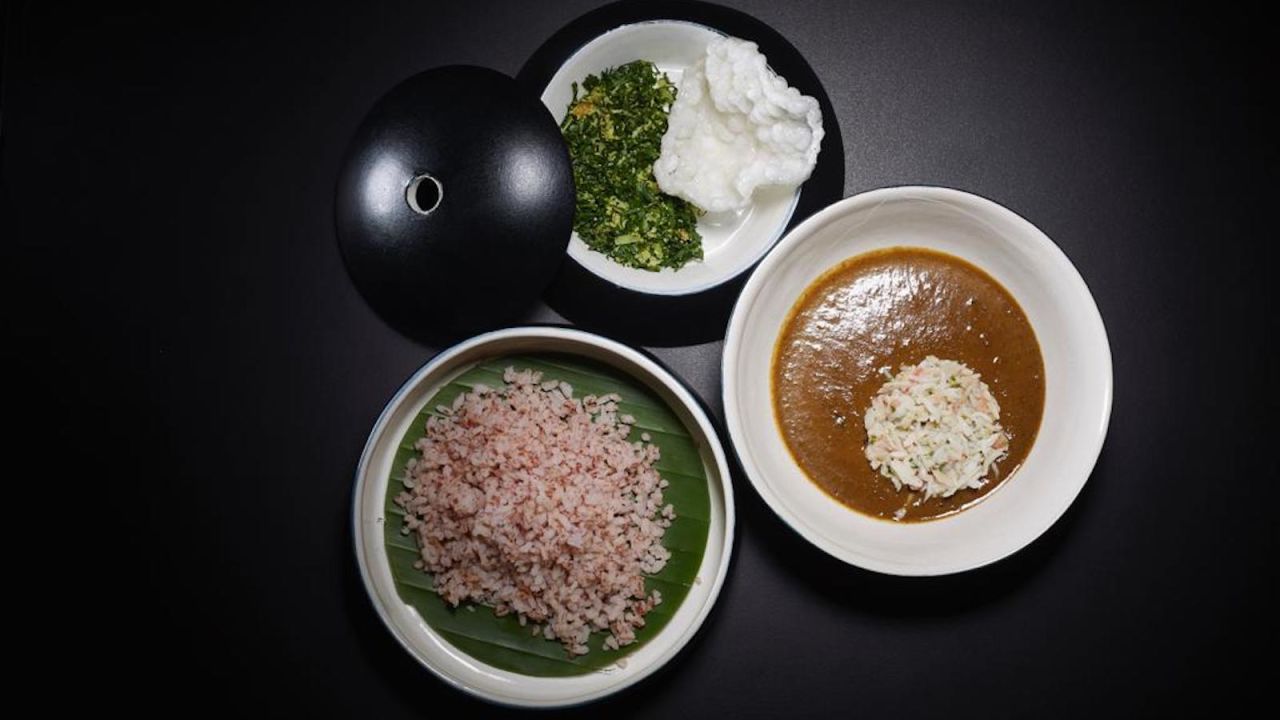 <strong>Nadodi Globe: </strong>Jaffna crab curry, Kerala Matta rice, Keerai sambol and Sago cracker are the star flavors in this Nadodi dish. 