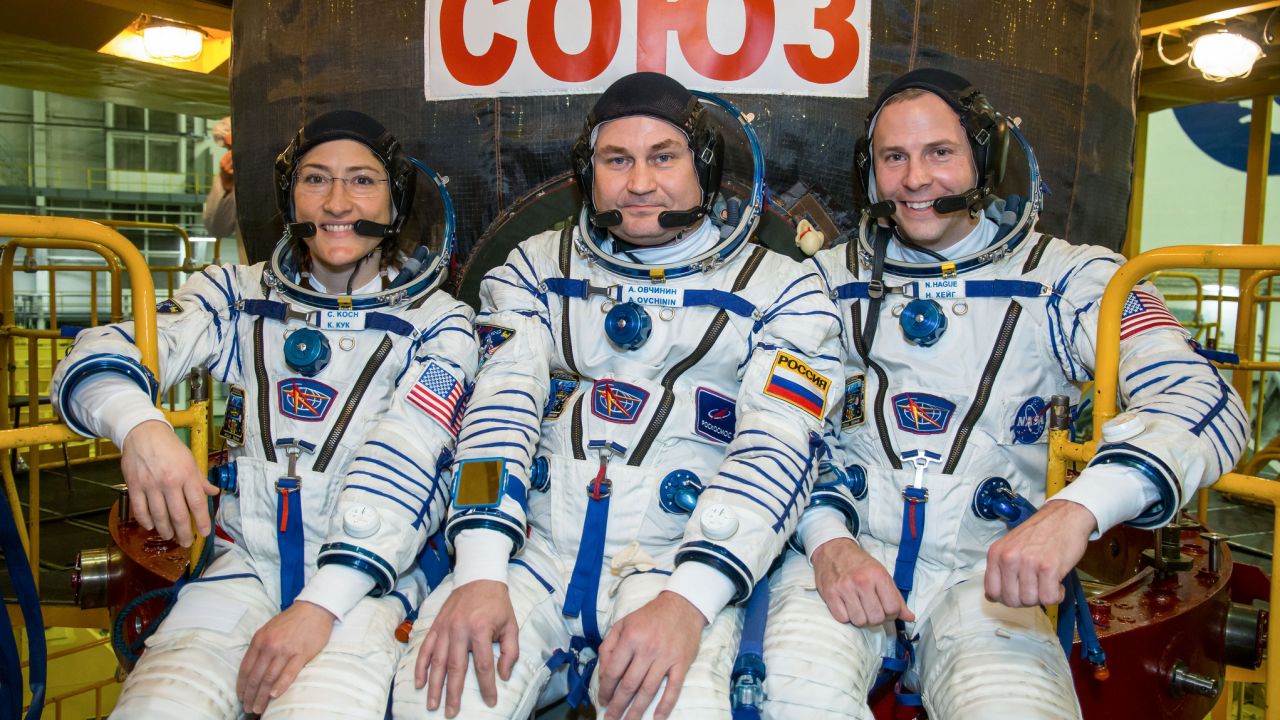 New crew launches to space station | CNN