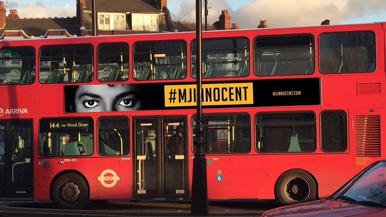 Transport for London has announced it will remove adverts from its buses that proclaim Michael Jackson's innocence.