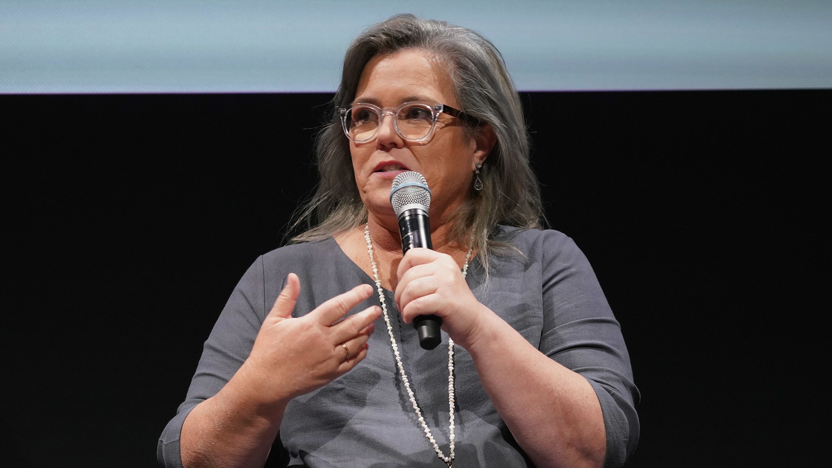 Rosie O'Donnell will host a special to raise money for artists struggling during the coronavirus pandemic. 