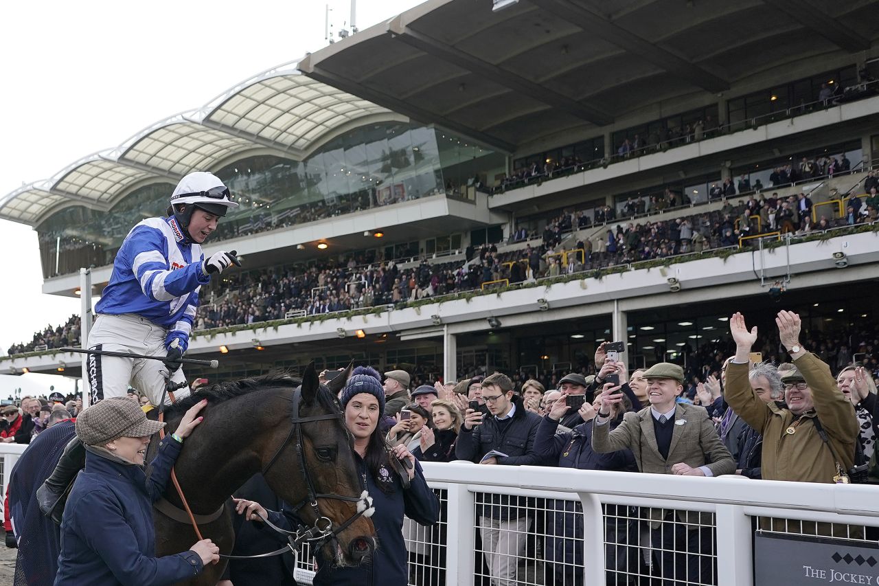The pair's victory sparked emotional scenes as they returned to the winner's enclosure in front of packed stands. 