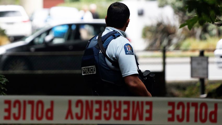 A police officer secures the area in front of the Masjid al Noor mosque after a shooting incident in Christchurch on March 15, 2019. - Attacks on two Christchurch mosques left at least 49 dead on March 15, with one gunman -- identified as an Australian extremist -- apparently livestreaming the assault that triggered the lockdown of the New Zealand city. (Photo by Tessa BURROWS / AFP)        (Photo credit should read TESSA BURROWS/AFP/Getty Images)
