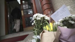 New Zealand mosque shootings. Flowers and a message left at Finsbury Park Mosque in London, following the Christchurch mosque attacks in New Zealand. Issue date: Friday March 15, 2019. See PA story POLICE NewZealand. Photo credit should read: Yui Mok/PA Wire URN:41779836 (Press Association via AP Images)