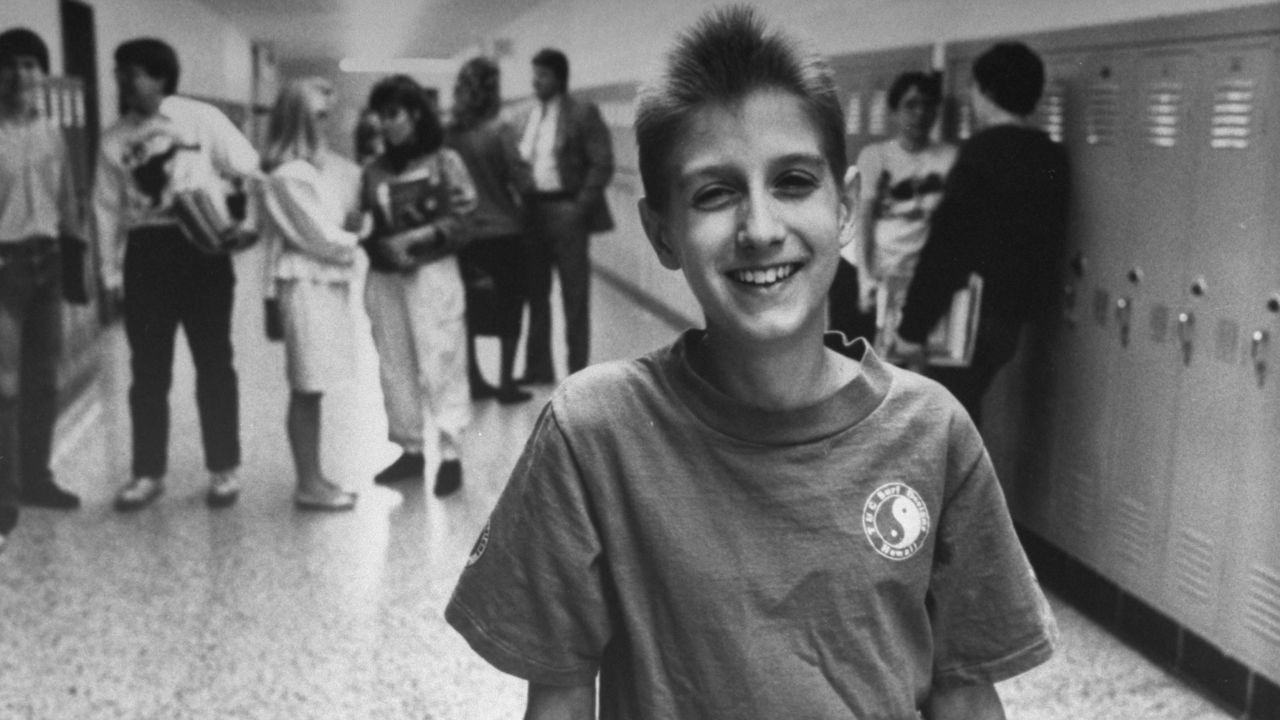 Ryan White smiles at Hamilton Heights High School in 1987. 