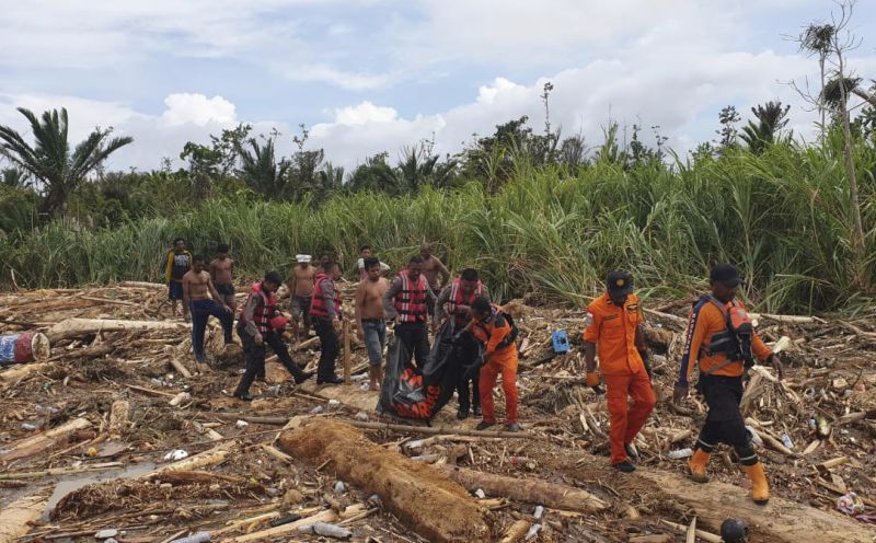 Indonesia Floods: At Least 50 Killed After Flash Floods And A Landslide ...