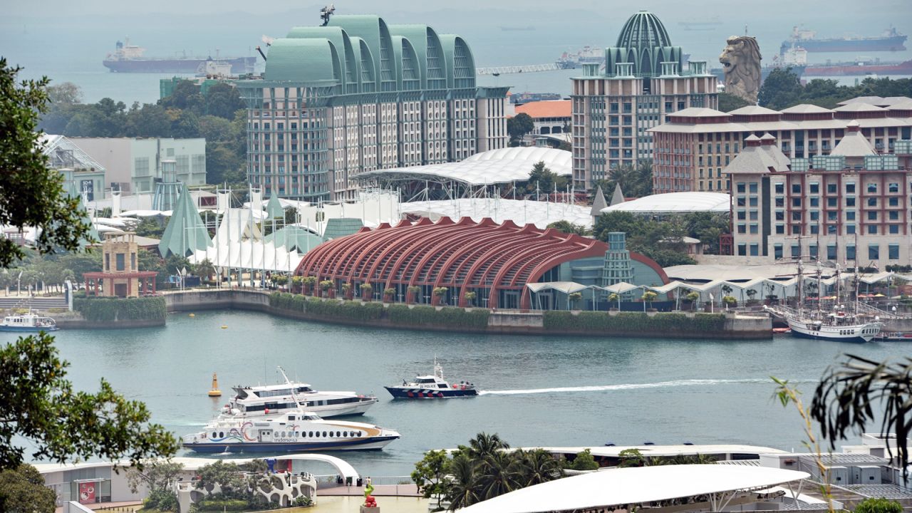 <strong>1.Singapore:</strong> Maintaining its 2019 and 2018 ranking, Singapore shares most expensive city in the world with Osaka and Hong Kong.