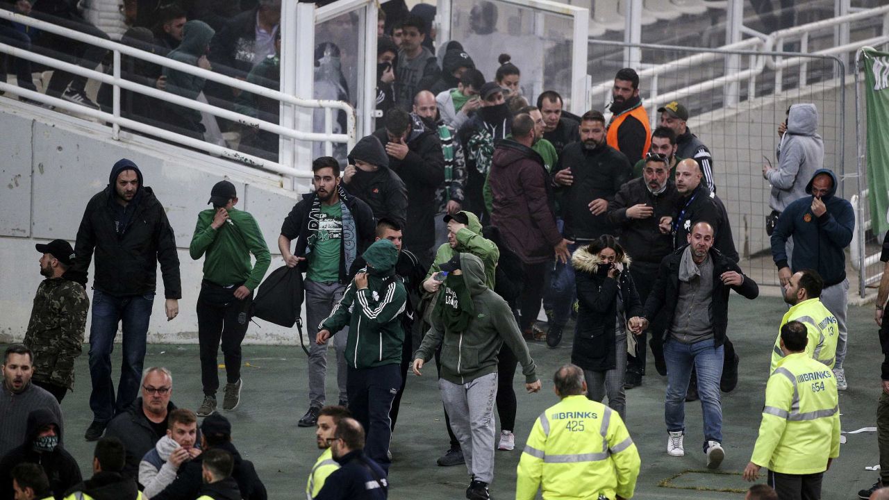 Olympiakos, who led 1-0 at the time of the game being officially called off, has been handed the victory. Panathinaikos could face both a fine and points deduction due to the behavior of the club's fans.