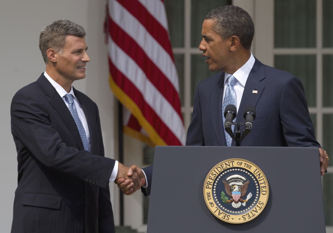 President Barack Obama shakes hands with Alan Krueger after announcing his choice of Krueger to become chairman of the Council of Economic Advisers, Monday, Aug. 29, 2011, in the Rose Garden of the White House in Washington.