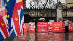 LONDON, ENGLAND - MARCH 18: Pro-Brexit protesters demonstrate outside the Houses of Parliament on March 18, 2019 in London, England. British Prime Minister Theresa May is attempting to persuade DUP and Conservative MPs to vote for her EU withdrawal agreement which has twice been heavily voted down by the House of Commons. (Photo by Jack Taylor/Getty Images)