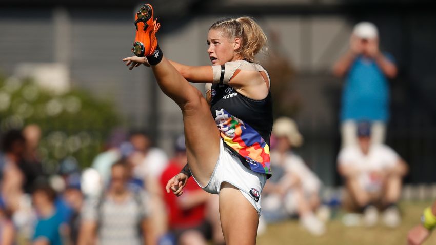 MELBOURNE, AUSTRALIA - MARCH 17: Tayla Harris of the Blues kicks the ball during the 2019 NAB AFLW Round 07 match between the Western Bulldogs and the Carlton Blues at VU Whitten Oval on March 17, 2019 in Melbourne, Australia. (Photo by Michael Willson/AFL Media)