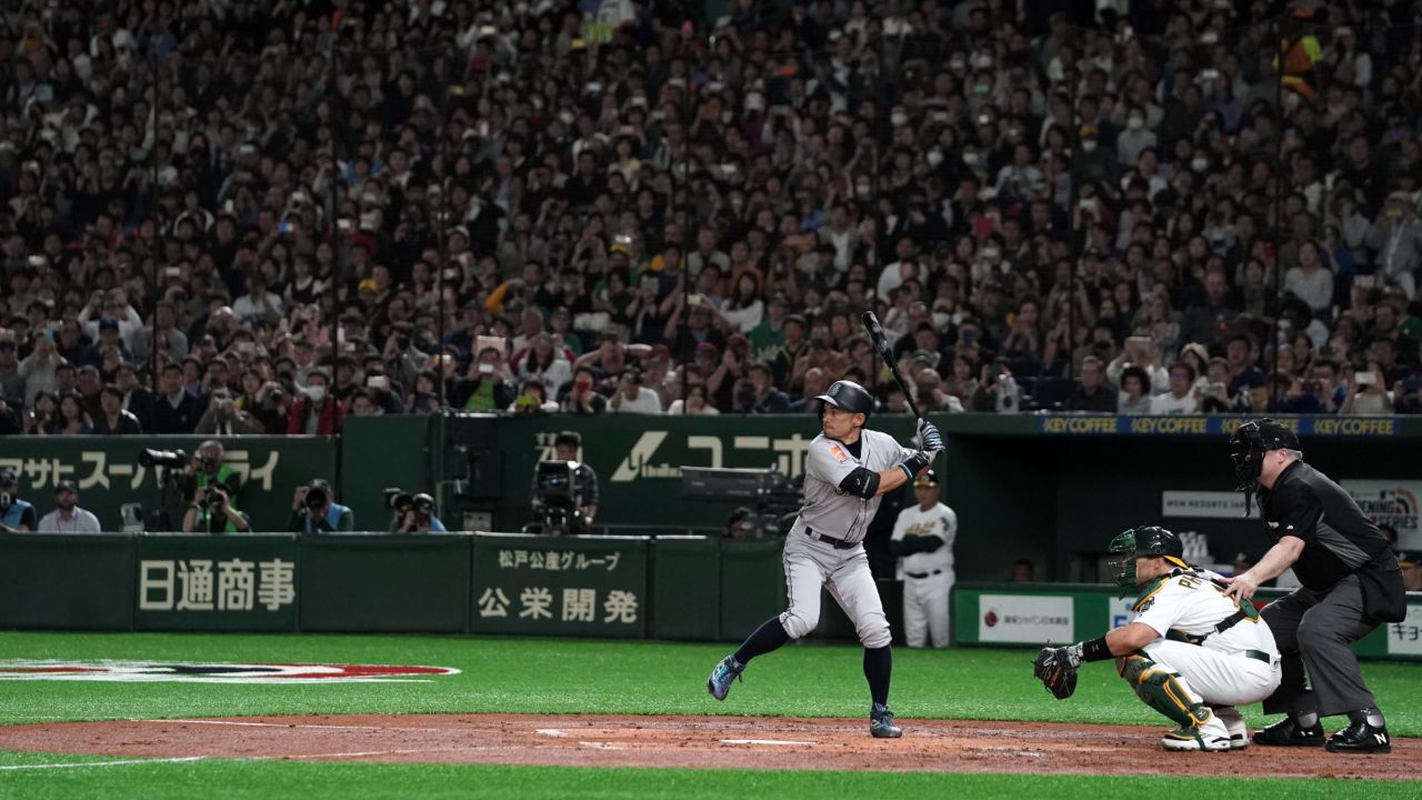 Ichiro Suzuki batting in the second inning on Thursday.