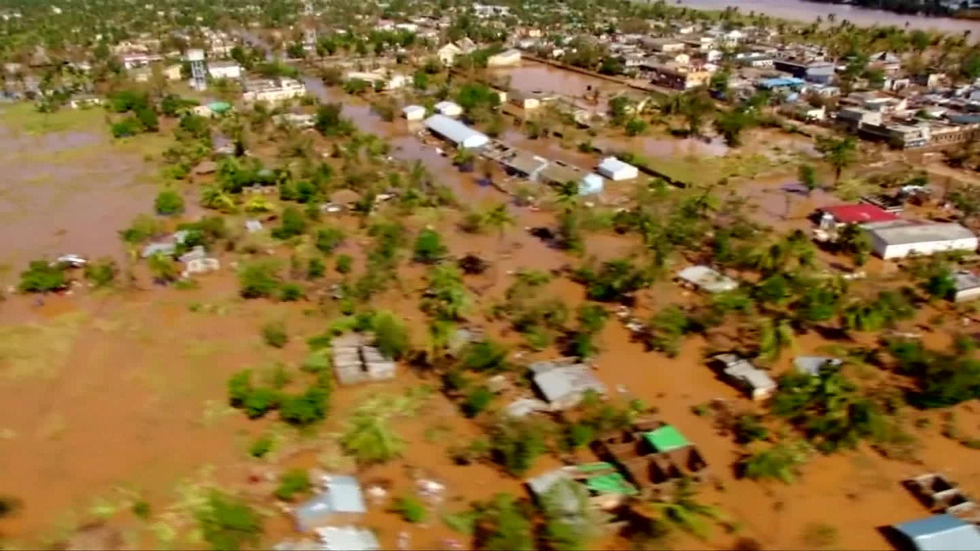 Cyclone Idai: 'Children died as they fell from trees, adults drowned when  they could hold on no longer