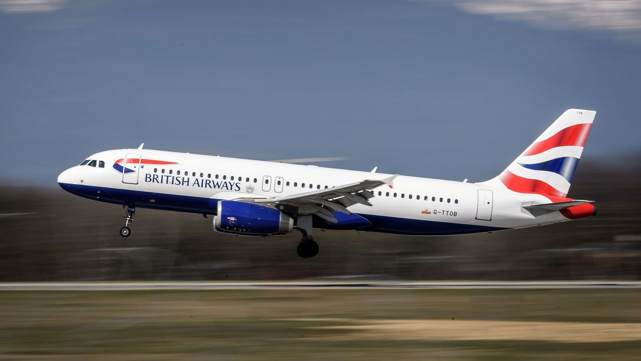 A British Airways Airbus A320 commercial plane with registration G-TTOB is landing at Geneva Airport on March 22, 2019 in Geneva. (Photo by Fabrice COFFRINI / AFP)        (Photo credit should read FABRICE COFFRINI/AFP/Getty Images)