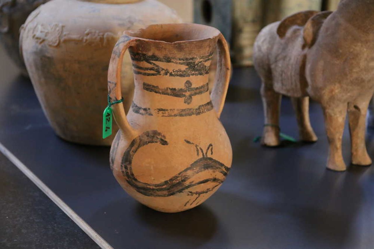 The items have been found to resemble those uncovered during archaeological excavations in provinces around China, including Gansu, Qinghai and Sichuan. 