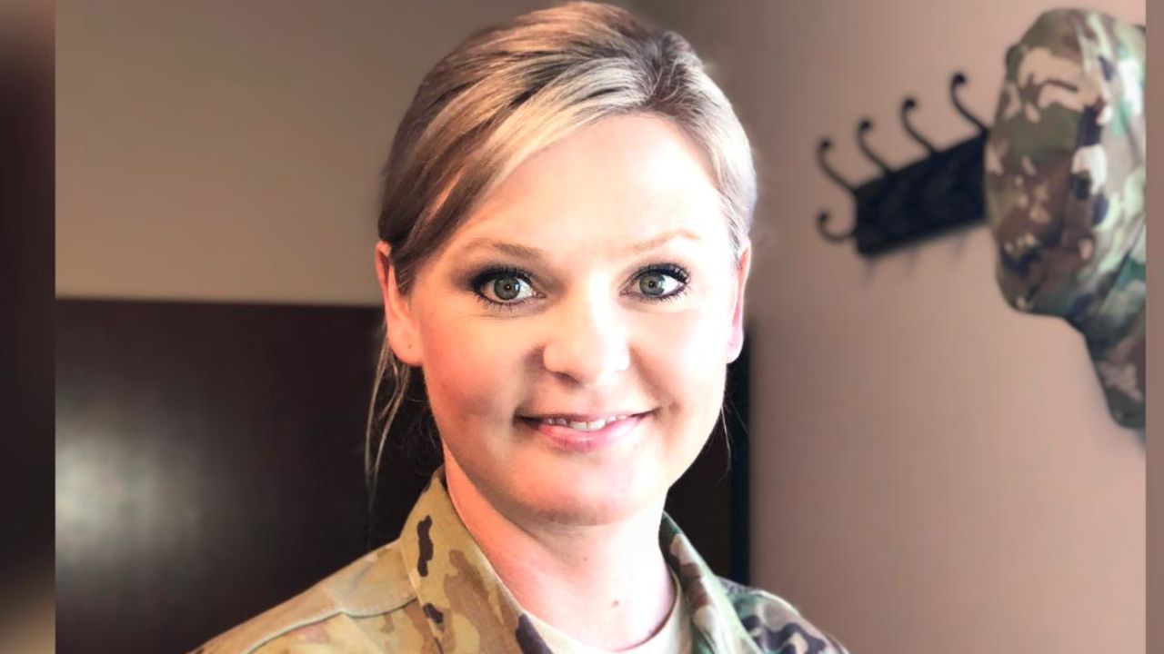 Jessica Everett experienced health problems after getting breast implants two years ago. She now hopes to raise awareness around breast implant-related illness.