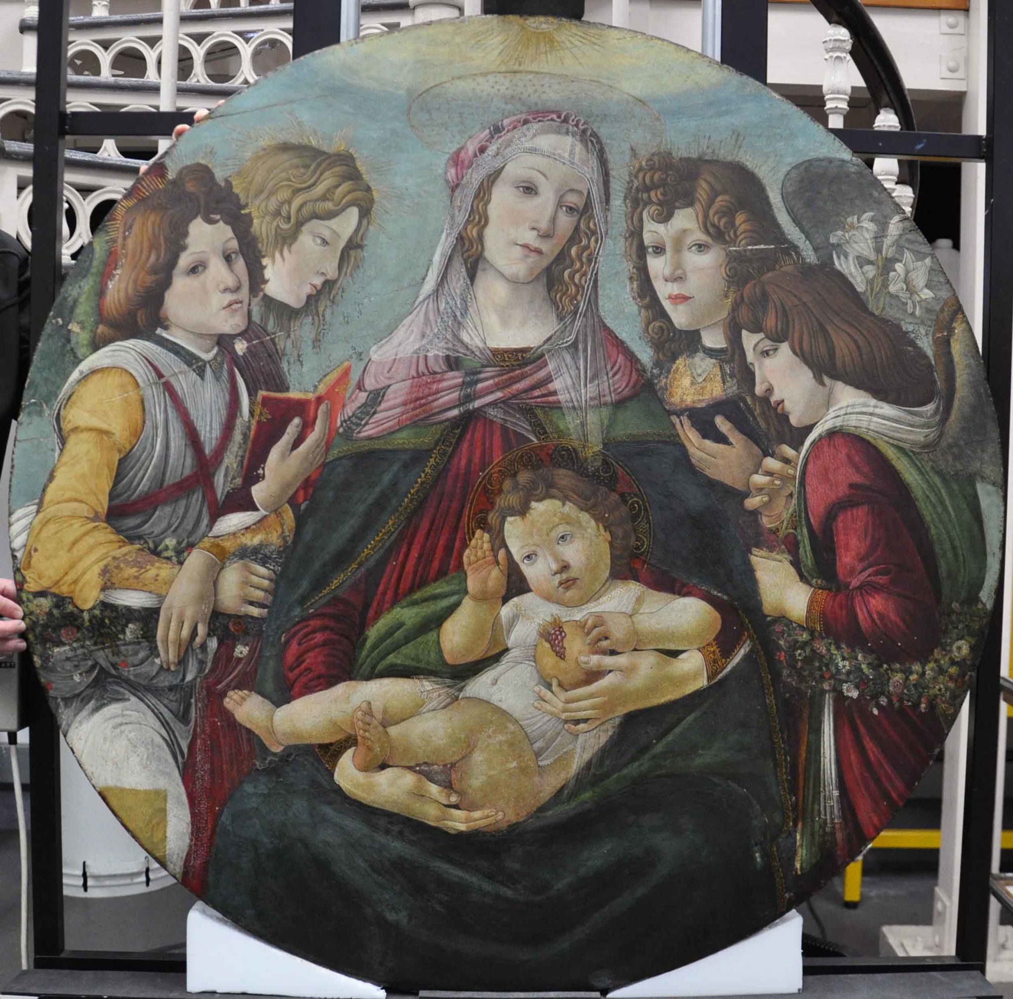 01 Botticelli Madonna of the Pomegranate