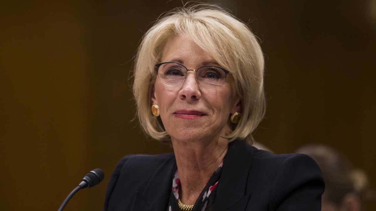 47 states urge Betsy DeVos to forgive disabled veterans' student loan ...