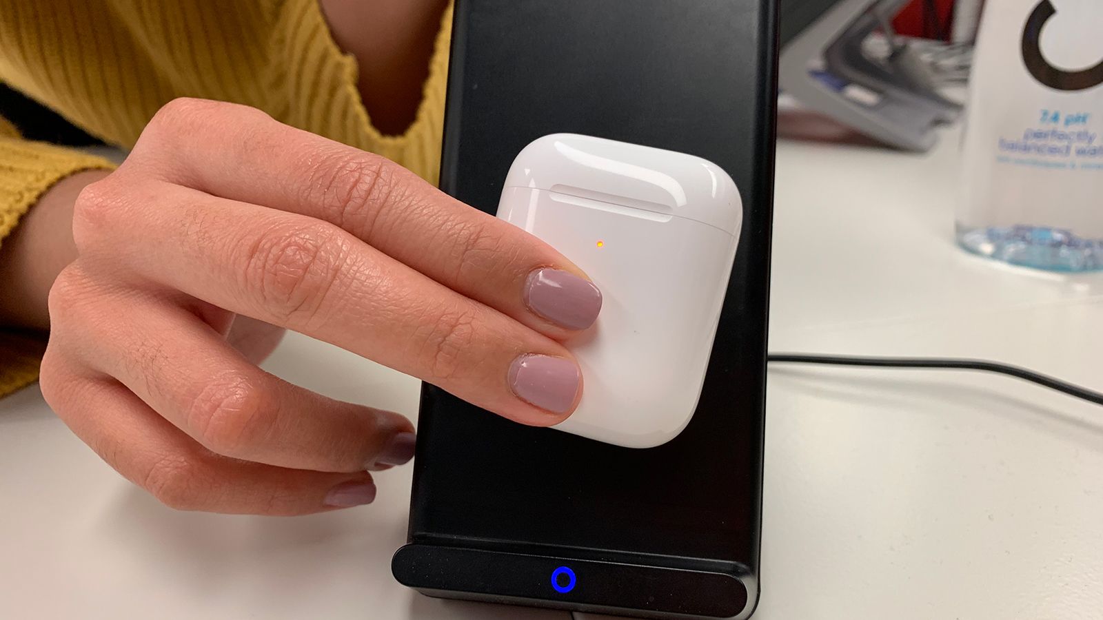 craft Politistation Hængsel Apple AirPods with Wireless Charging Case review: making the best better |  CNN Underscored