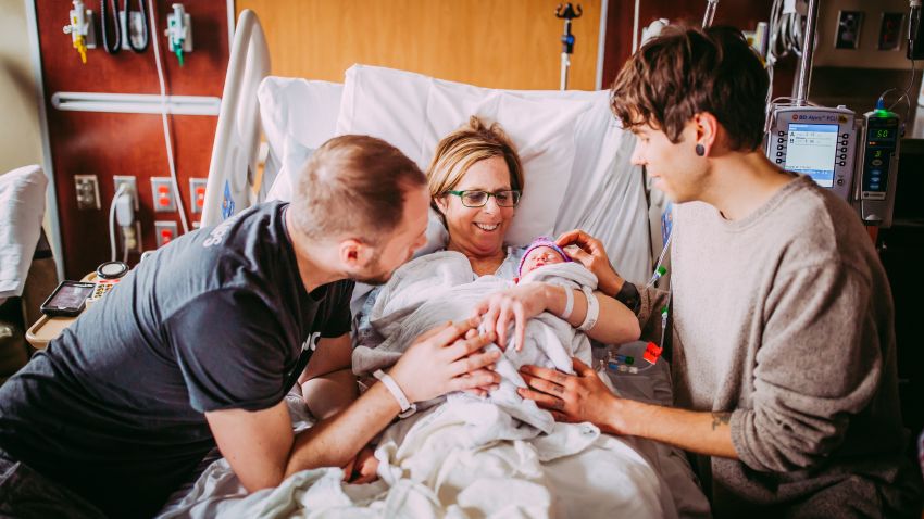 01 woman gives birth to granddaughter